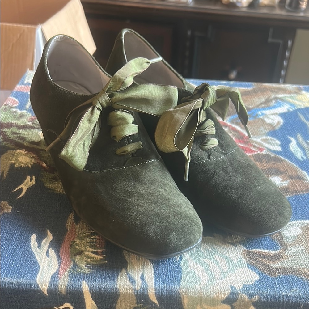 Sabrina Sz 39 Vintage Look Olive Green Women's Wedge Shoes Bow Tie GUC